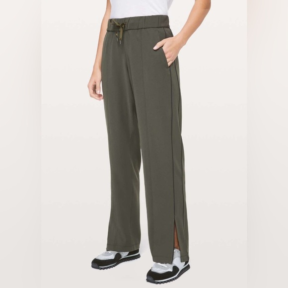 Lululemon On The Right Track Pant’s In Dark Olive - Picture 1 of 9